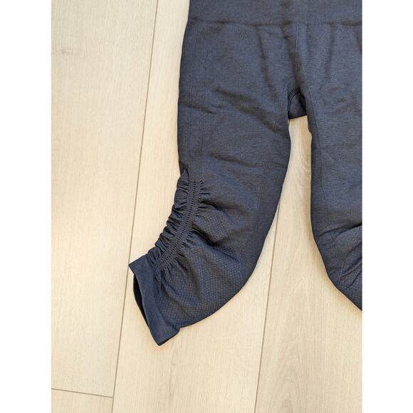 Lululemon Size 2 In The Flow Crop Leggings Heathered Black Activewear Pull On - Picture 4 of 10